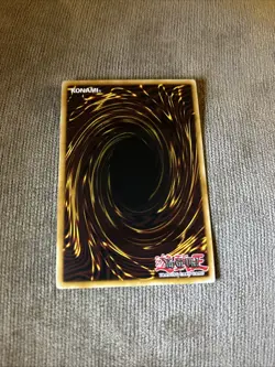 Dark Magician-JUMP-EN049-Ultra Rare-Limited Edition Yugioh Promo Card - Image 2