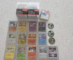 Approx. 300 Pokemon Cards - Charizard, Pikachu- Binder bundle card lot - Image 1