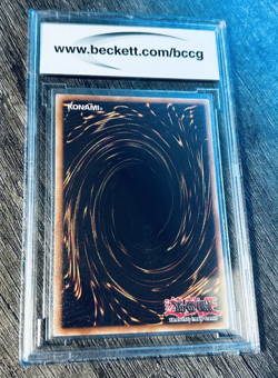 2010 Yu-Gi-Oh! Legendary Collection Blue-Eyes White Dragon #LC01-EN004 BCCG 10 - Image 2