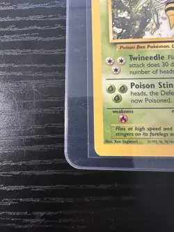 Beedrill 17/102 Base Set Unlimited RARE WOTC Vintage Pokemon - Image 2