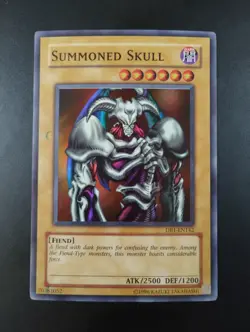 YUGIOH 2004 | SUMMONED SKULL | DB1-EN142 | FACTORY COLOR MISPRINT | 1ST SR | NM - Image 1