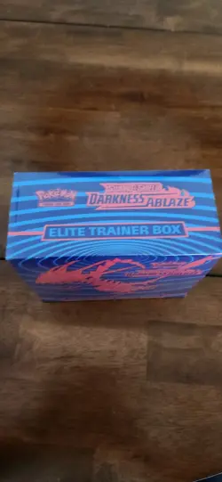 Pokemon TCG Sword And Shield Darkness Ablaze Elite Trainer Box ETB - Image 4
