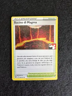 BACINO DI MAGMA 144/172 HOLO ASTRI LUCENTI SPADA E SCUDO CARTA POKEMON ITA - Image 1