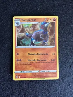 RAMPARDOS 077/189 HOLO LUCENTEZZA SIDERALE SPADA E SCUDO CARTA POKEMON ITA - Image 1