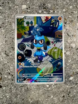 Pokemon TCG Cards Riolu 215/198 Scarlet & Violet Illustration Rare NM - Image 1