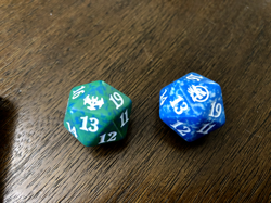 Lot of 2 MAGIC Innistrad Midnight Hunt Crimson Vow Spindown D20 Life Counter Die - Image 2