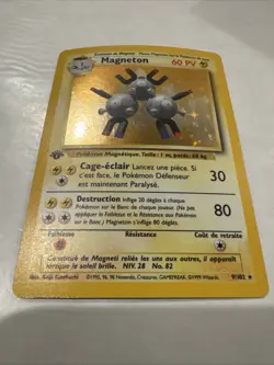 Pokemon 1st Edition French Magneton Holo 009/102 Base Set LP - Image 2