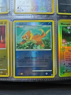 Buizel 72/130 Diamond & Pearl Pokemon Card 2007 NM Condition Reverse Holo Foil - Image 1