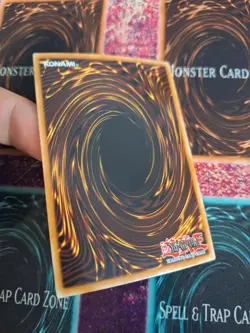 Yugioh Blackwing - Vayu the Emblem of Honor BLCR-EN060 Secret 1st Edition NM - Image 4