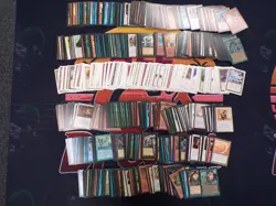 HUGE VINTAGE LOT (500+) 1993 & 1994 BULK MAGIC THE GATHERING MTG GAMING CARDS - Image 1