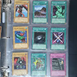 Vintage Lot Of 48 1st Edition Spanish Yu-Gi-Oh Cards Including 2 Holos, Playmat - Image 2