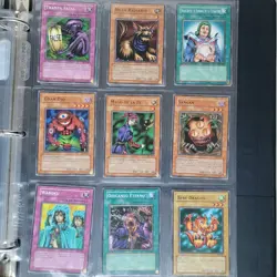 Vintage Lot Of 48 1st Edition Spanish Yu-Gi-Oh Cards Including 2 Holos, Playmat - Image 5