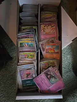 10+ Pounds Of 2000+ Non-holo Pokemon Card Bulk lot - SV Era Pokemon Only - Image 1