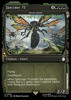 Slightly Played, English - 1 x MTG Specimen 73 - Hornet Queen - Foil - Showcase - Image 1