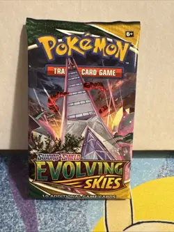 Pokemon TCG Sword & Shield Evolving Skies Booster Pack - Image 1
