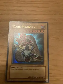 Yu-Gi-Oh! Dark Magician DB1-EN102 Ultra Rare Unlimited Near Mint - Image 2