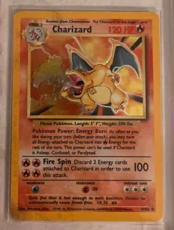 Pokemon Charizard Base Set 4/102 Holographic non shadowless Rare Near Mint - Image 3