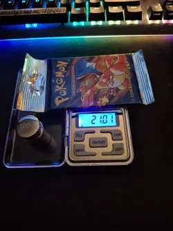 HEAVYU Wizards of the Coast Pokemon Base Set Booster Pack (Charizard Art) 742818061582 - Image 1