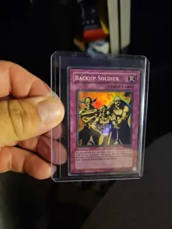 1996 1st First Edition Yu-Gi-Oh! Backup Soldier Holo FOIL NM Rare Card - Image 1