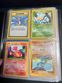 R) LOT 120 POKEMON TRADING GAME CARDS AND CARD HOLDER - Image 3