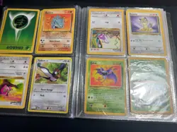 R) LOT 120 POKEMON TRADING GAME CARDS AND CARD HOLDER - Image 5