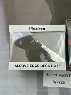 Magic the Gathering Final Fantasy Cloud Ultra Pro Binder & Deck Box Lot - Image 2