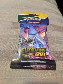 2021 POKEMON SWORD & SHIELD EVOLVING SKIES Sleeved booster pack - Image 1