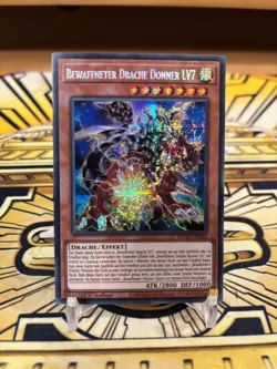 Yugioh Bewaffneter Drache Donner LV7 MP22-DE002 Secret Rare - Image 1