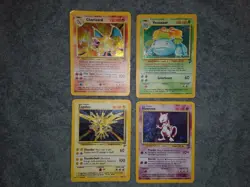 LOT BASE SET 2 POKEMON CARDS CHARIZARD MEWTWO VENUSAUR ZAPDOS DAMAGED HOLO - Image 1
