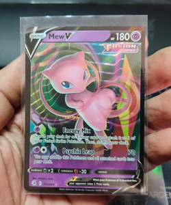 💫 Pokemon Card Mew V 113/264 - Fusion Strike 2021 Holo Rare - NM - Image 1