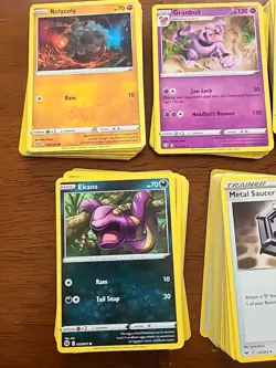 100 2020 Sword And Shield Series Pokemon TCG Card Lot - Image 2