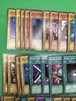 Lot Of 150+ 1990s Era Vintage Yugioh Yu-Gi-Oh! Trading Card Game KONAMI - Image 2