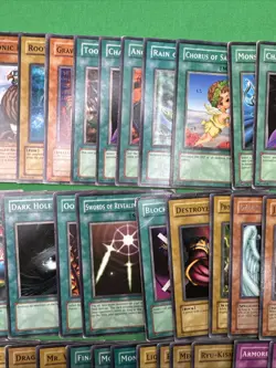 Lot Of 150+ 1990s Era Vintage Yugioh Yu-Gi-Oh! Trading Card Game KONAMI - Image 3