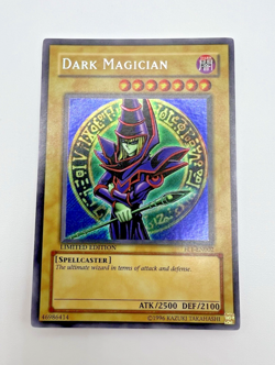 Vintage Yu-Gi-Oh! Dark Magician (FL1-EN002 Secret Rare 2005) Mod Play - Image 1