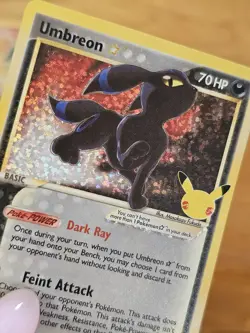 Umbreon Gold Star 17/17 Celebrations: Classic Collection Holo Pokemon Card - Image 3