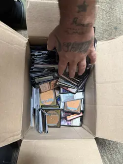 Box Full of Magic: The Gathering Cards Lot - Image 5
