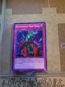 YUGIOH BOTTOMLESS TRAP HOLE LCJW-EN078 SECRET 1ST ED LP - Image 2
