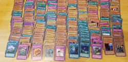 Lot Of 1300+ 1990s Era Yugioh Yu-Gi-Oh! Trading Cards w Gold Rares Holos Foils - Image 3