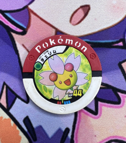 Cherrim Red 01-018 Regular Battrio Pokemon Arcade Game Chip 🍄 - Image 1