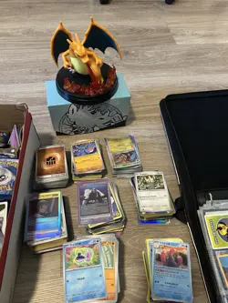 Pokemon Collection Card Set, two folders full of cards + Toy - Image 2