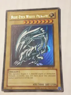 Blue-Eyes White Dragon SDK-001 1st Edition Yugioh! Ultra Rare Vintage Holo - Image 1