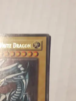 Blue-Eyes White Dragon SDK-001 1st Edition Yugioh! Ultra Rare Vintage Holo - Image 4