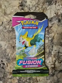Pokemon TCG - Sword & Shield: Fusion Strike Sleeved Booster Pack 820650809163 - Image 1