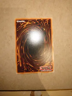 YUGIOH BLUE EYES WHITE DRAGON GOLD RARE MAGO-EN001 1ST EDITION - Image 2