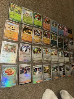 Pokemon TCG Prismatic Evolutions English Pokeball Bundle 32 Cards - Image 4