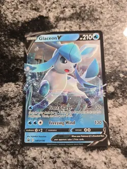 Glaceon V SWSH196 Pokemon Sword & Shield Black Star Promo Holo Card NM - Image 1