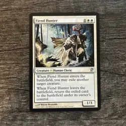 MTG 1x Fiend Hunter x1 LP Innistrad - Image 1