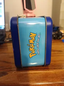 1998 Pokemon Gotta Catch Em All Collectors Tin Card/Mini Lunch Box Vtg Nintendo - Image 2