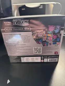 Pokemon TCG Sword & Shield Evolving Skies Elite Trainer Box - BRAND NEW & SEALED - Image 3