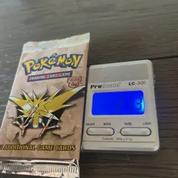 Pokemon WOTC (HEAVY 21.3g)Fossil Unlimited Booster Pack Zapdos - Image 1